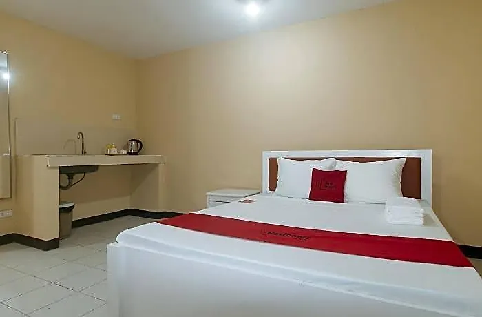 Hotel Reddoorz @ Mubg Apartelle Near Baclaran Church *