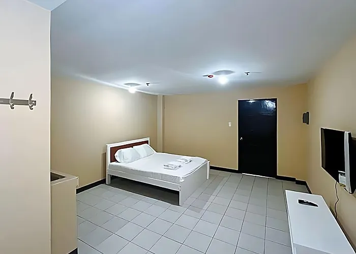 Hotel Reddoorz @ Mubg Apartelle Near Baclaran Church Manila