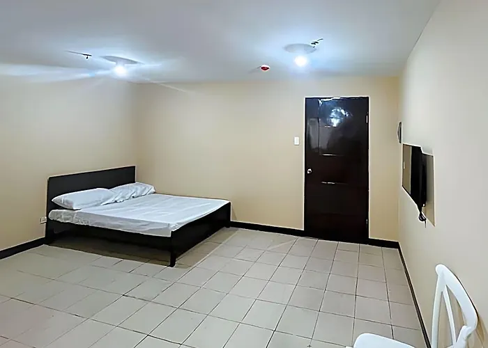 Reddoorz @ Mubg Apartelle Near Baclaran Church Hotel *