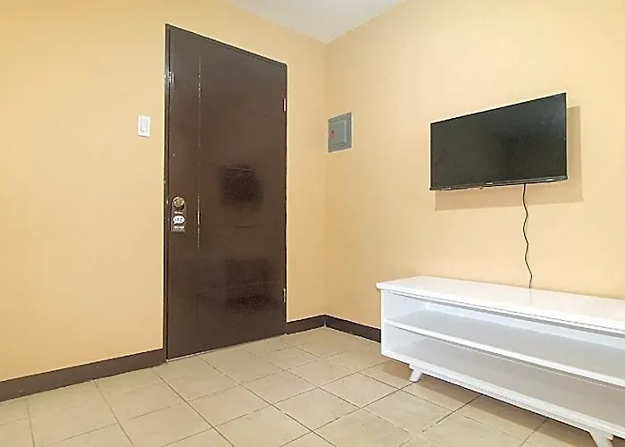 Hotel Reddoorz @ Mubg Apartelle Near Baclaran Church