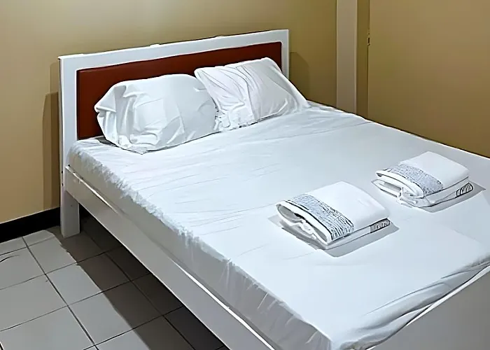 Hotel Reddoorz @ Mubg Apartelle Near Baclaran Church Manila